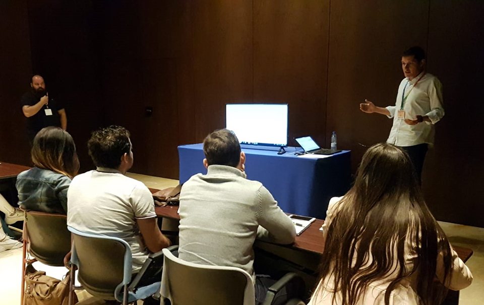 Javier Funes y David Comino, durante el taller de Grupo  [...]
</p srcset=