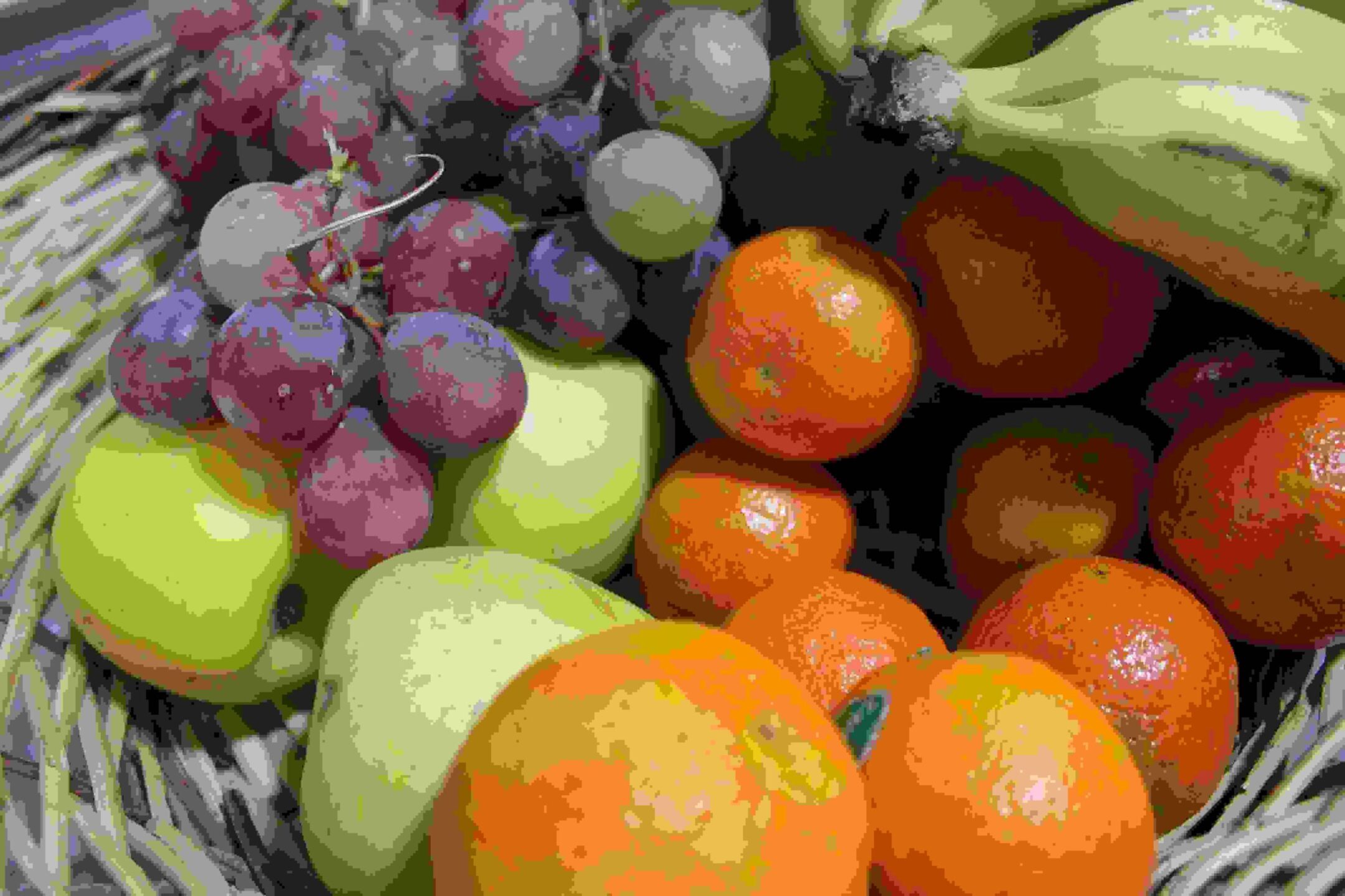 Cada día, un proveedor de fruta proporciona 11 kilos a los trabajadores de la empresa. / G. T. 